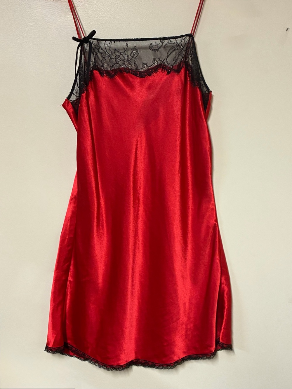 Vintage Y2K Victoria’s Secret Red Satin Black Lace Chemise Slip Size Small